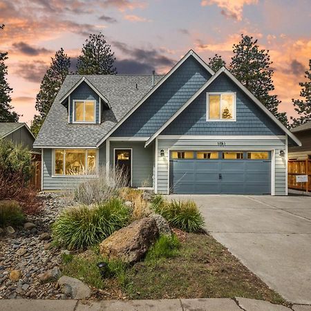 Ye Old Mill Haus Villa Bend Exterior photo